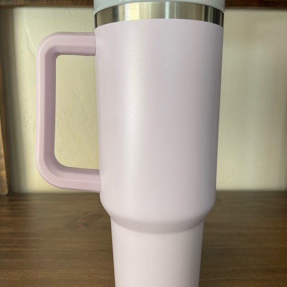 Stanley - 40oz Quencher Orchid. Only used once - with water. - Picture 2 of 3